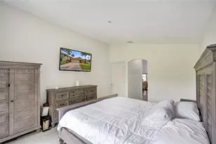 19473 NW 24th Pl, Pembroke Pines, FL 33029 - Photo 17