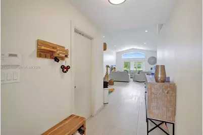 19473 NW 24th Pl, Pembroke Pines, FL 33029 - Photo 5