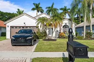 1971 Oak Berry Cir, Wellington, FL 33414 - Photo 1