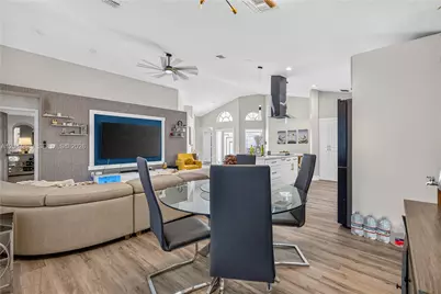 1971 Oak Berry Cir, Wellington, FL 33414 - Photo 21