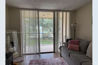 9340 Lagoon Pl #202, Davie, FL 33324 - Photo 5