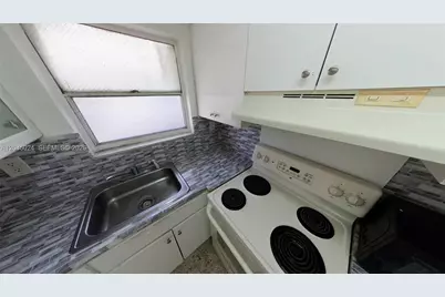 2712 W 10th Ave #5, Hialeah, FL 33010 - Photo 3