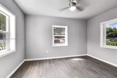 1246 Fisherman St, Opa-Locka, FL 33054 - Photo 13
