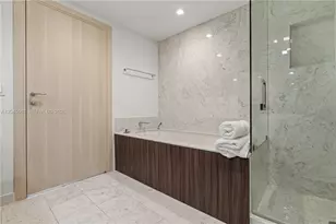 1000 E Brickell Plaza, Miami, FL 33131 - Photo 21