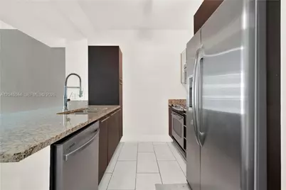 950 Brickell Bay Dr #802, Miami, FL 33131 - Photo 5