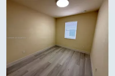 9572 SW 169th Pl #Main House, Miami, FL 33196 - Photo 17