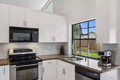 10411 NW 31st Ct, Sunrise, FL 33351 - Photo 11
