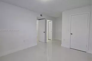 595 Vista Isles Dr, Sunrise, FL 33325 - Photo 9