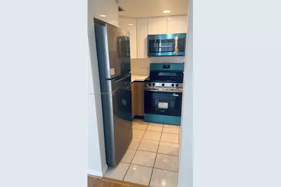 1440 Brickell Bay Dr #810, Miami, FL 33131 - Photo 7