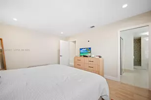 982 NW 133rd Ct, Miami, FL 33182 - Photo 13