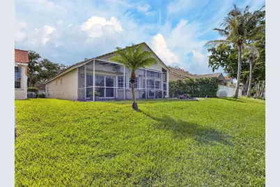 1520 Seabay Rd, Weston, FL 33326 - Photo 17