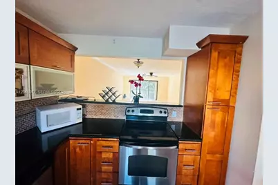 197 Lakeview Dr #105, Weston, FL 33326 - Photo 9