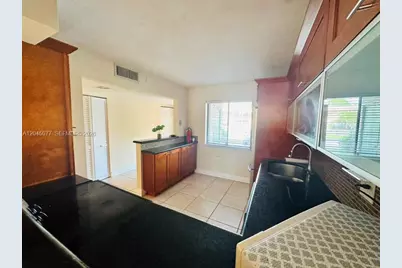 197 Lakeview Dr #105, Weston, FL 33326 - Photo 11