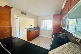 197 Lakeview Dr, Weston, FL 33326 - Photo 11