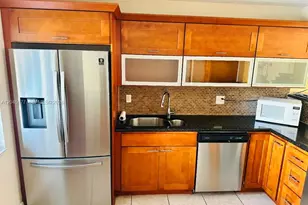 197 Lakeview Dr, Weston, FL 33326 - Photo 5