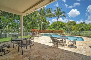 16310 Paddock Ln, Weston, FL 33326 - Photo 9
