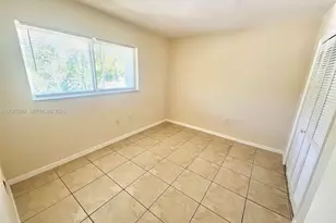 7626 NE 6th Ct, Miami, FL 33138 - Photo 7