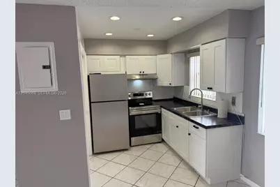 5870 NW 16th Pl #4, Sunrise, FL 33313 - Photo 1