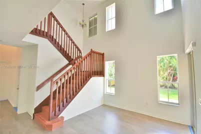 4534 NW 94th Pl, Doral, FL 33178 - Photo 9