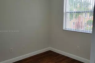 10691 SW 6th St, Pembroke Pines, FL 33025 - Photo 15