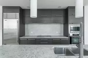 900 Biscayne Blvd, Miami, FL 33132 - Photo 11