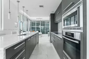 900 Biscayne Blvd, Miami, FL 33132 - Photo 7