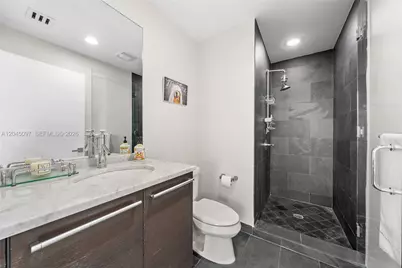 900 Biscayne Blvd #2506, Miami, FL 33132 - Photo 17