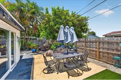 1131 N 75th Ave, Hollywood, FL 33024 - Photo 21