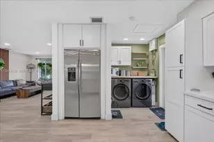 1131 N 75th Ave, Hollywood, FL 33024 - Photo 9
