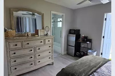 1131 N 75th Ave, Hollywood, FL 33024 - Photo 3