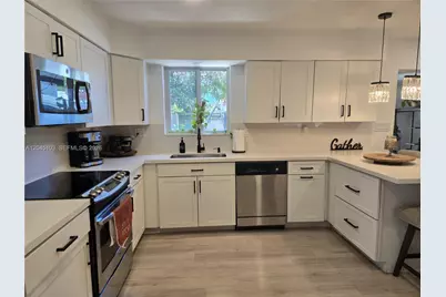 1131 N 75th Ave, Hollywood, FL 33024 - Photo 1