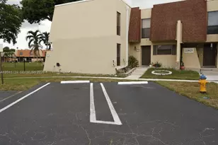 8985 Palm Tree Ln, Pembroke Pines, FL 33024 - Photo 29
