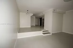 8985 Palm Tree Ln, Pembroke Pines, FL 33024 - Photo 15