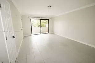 8985 Palm Tree Ln, Pembroke Pines, FL 33024 - Photo 27
