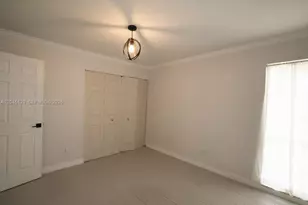 8985 Palm Tree Ln, Pembroke Pines, FL 33024 - Photo 19