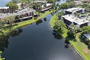 8985 Palm Tree Ln, Pembroke Pines, FL 33024 - Photo 33