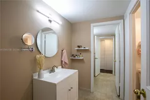 1800 NE 114th St, Miami, FL 33181 - Photo 7