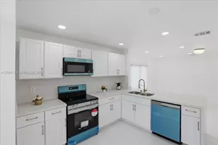 13209 NW 12th Ct, Sunrise, FL 33323 - Photo 9