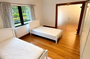 325 NE 126th St, North Miami, FL 33161 - Photo 11