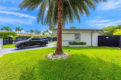 1724 71st St, Miami Beach, FL 33141 - Photo 23