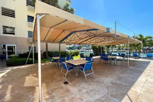 220 Kings Point Dr, Sunny Isles Beach, FL 33160 - Photo 23
