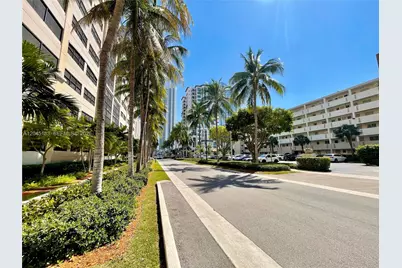 220 Kings Point Dr #502, Sunny Isles Beach, FL 33160 - Photo 21