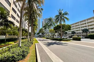 220 Kings Point Dr, Sunny Isles Beach, FL 33160 - Photo 21
