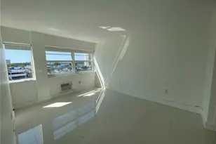 220 Kings Point Dr, Sunny Isles Beach, FL 33160 - Photo 5