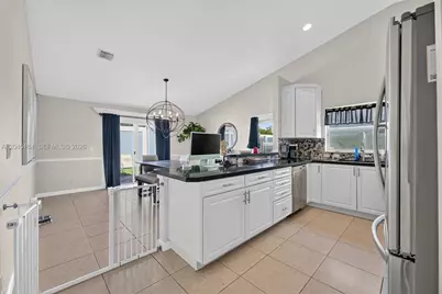 4461 NW 20th Ave, Oakland Park, FL 33309 - Photo 11