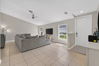 4461 NW 20th Ave, Oakland Park, FL 33309 - Photo 7