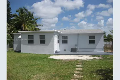 1520 NE 14th St, Homestead, FL 33033 - Photo 11