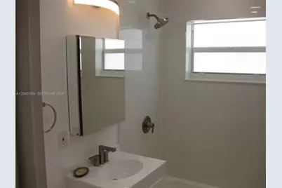 1520 NE 14th St, Homestead, FL 33033 - Photo 5