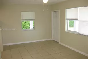 1520 NE 14th St, Homestead, FL 33033 - Photo 9