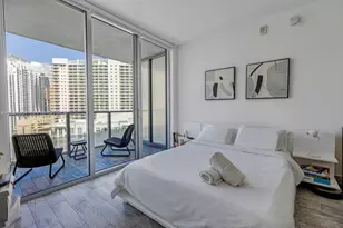 1300 Brickell Bay Dr, Miami, FL 33131 - Photo 5